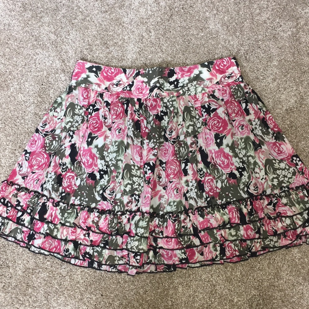 Candies Floral skirt size small